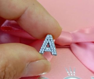Charms Letras Pandora Pavé