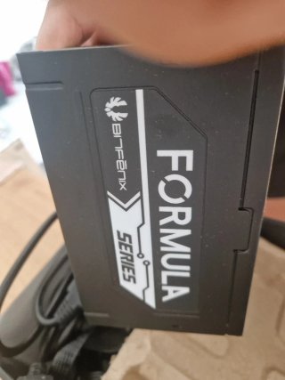 Fuente Alimentación BitFenix Formula 550W Gold