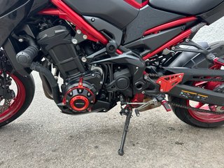 Kawasaki Z900 Negra/Roja