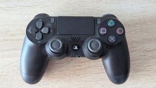 PS4 Slim 1TB + Mando DualShock 4 + Caja