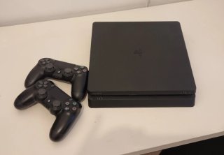 PS4 Slim 1TB + 2 Mandos + 4 Juegos