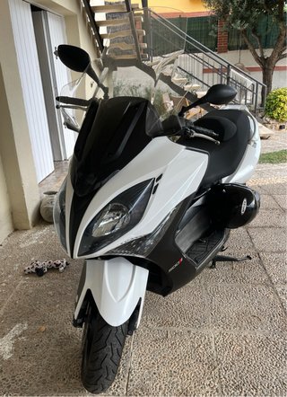 Kymco Xciting 500i ABS Maxi Scooter