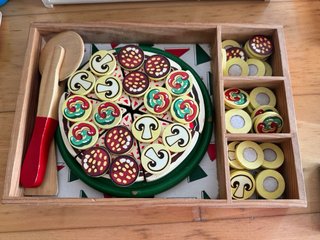 Cocina Infantil IKEA + Juguetes de madera etc