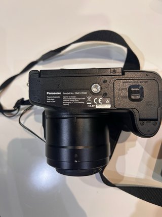 Panasonic Lumix FZ300 4K + accessori