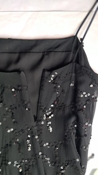 Vestido negro con lentejuelas