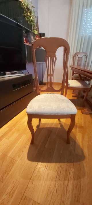 Mesa extensible salón + 4 sillas