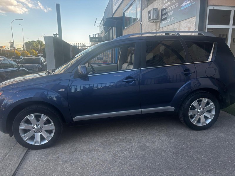 Mitsubishi Outlander 220 DI-D Kaiteki SST 2010, foto 3