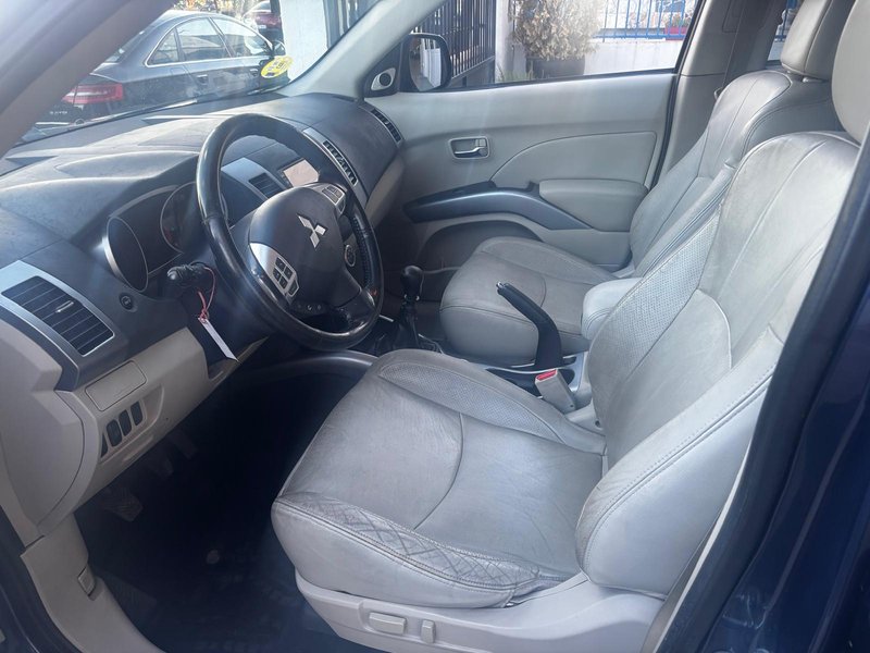 Mitsubishi Outlander 220 DI-D Kaiteki SST 2010, foto 14