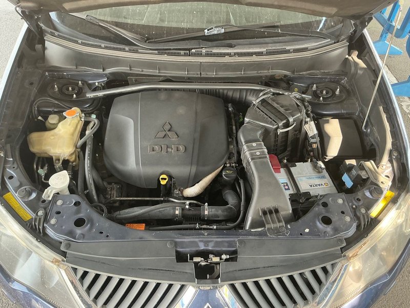 Mitsubishi Outlander 220 DI-D Kaiteki SST 2010, foto 35