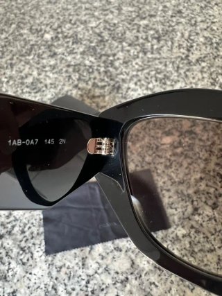 Gafas de sol Prada PR 07YS mujer – Como Nuevas