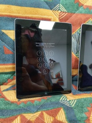 2 iPads A1395 Wifi Negro y iPhone 4