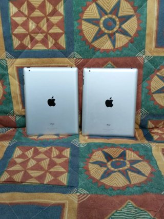 2 iPads A1395 Wifi Negro y iPhone 4