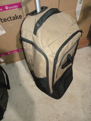 Petate militar beige con ruedas y mochila