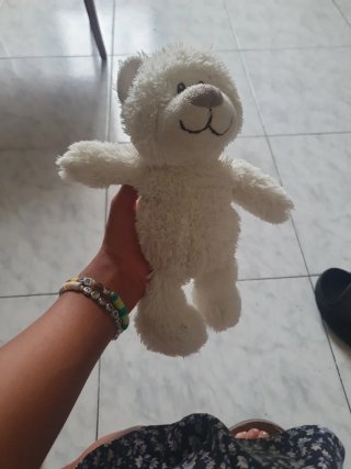 Oso de peluche blanco para dormir