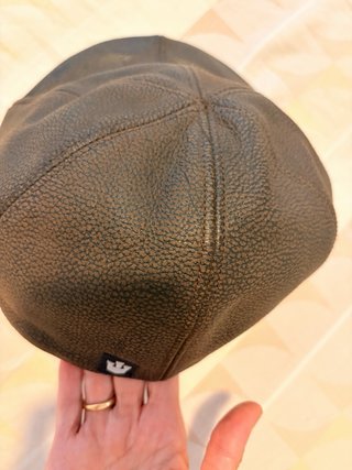 Gorra Goorin Bros. Piel gruesa grabada. USA