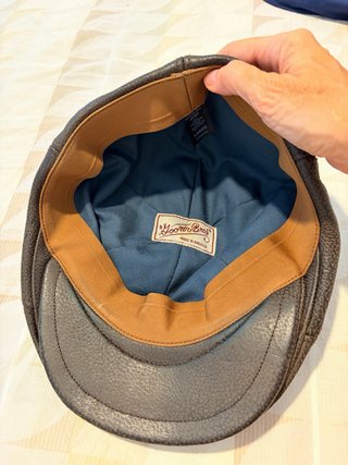 Gorra Goorin Bros. Piel gruesa grabada. USA