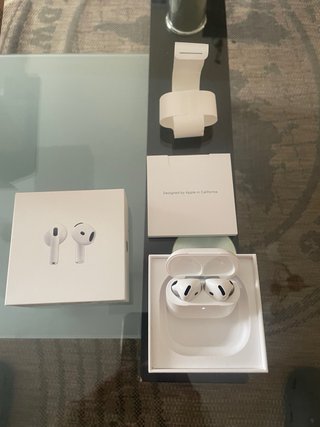 AirPods 4