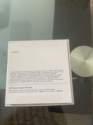 AirPods 4