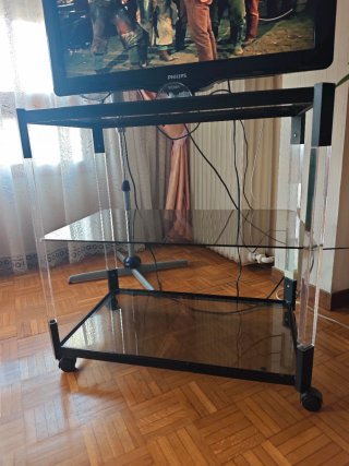 Mesa TV Cristal y Metal con Ruedas