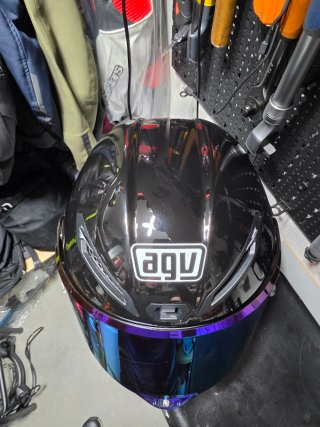 Casco AGV Veloce S negro calota de Carbono