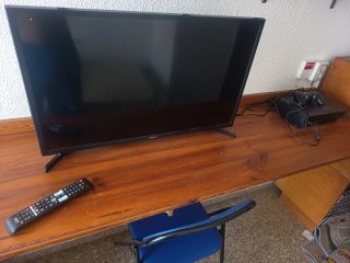 TV Samsung 32 Smart + PS2 con 2 mandos