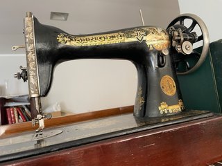 Máquina de coser Singer antigua