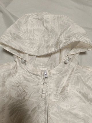 Cortavientos Quechua Blanco y Gris