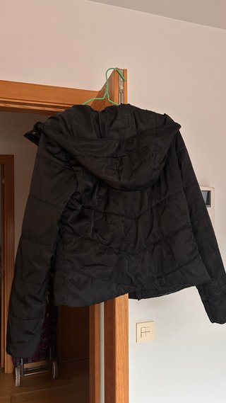 Chaqueta acolchada negra Noisy May