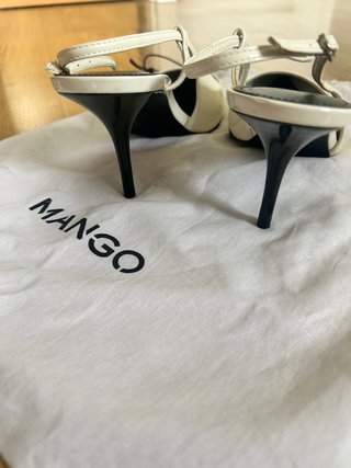 Zapatos destalonados MANGO Charol Blanco- NUEVOS