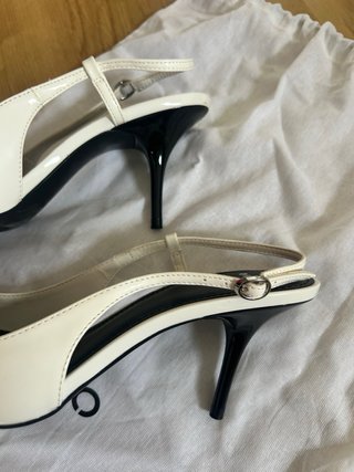 Zapatos destalonados MANGO Charol Blanco- NUEVOS