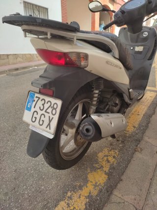 Suzuki Scooter 125cc Blanca