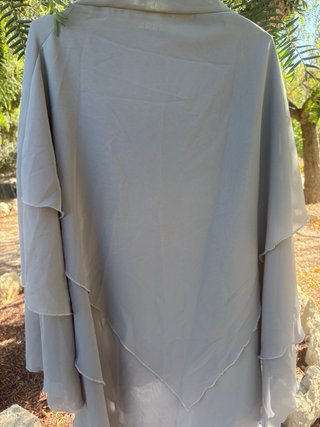 Khimar gris de tres capas