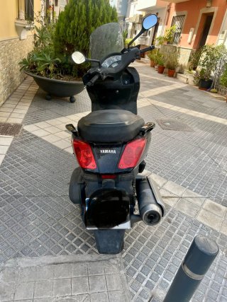 Yamaha XMAX Negra - Maxi Scooter