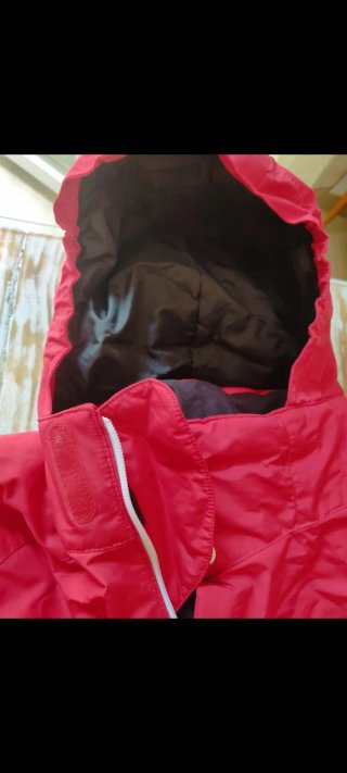 Mono de nieve rojo con capucha 10 años solidario