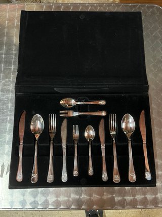 Estuche Salvador Dalí 2004 Original