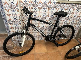 Bicicleta B'Twin Negra