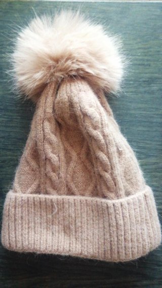 Gorro lana beige pompón sin estrenar