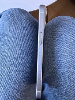 iPhone 15 128GB