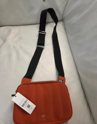 Bolsos Parfois y monedero Stradivarius