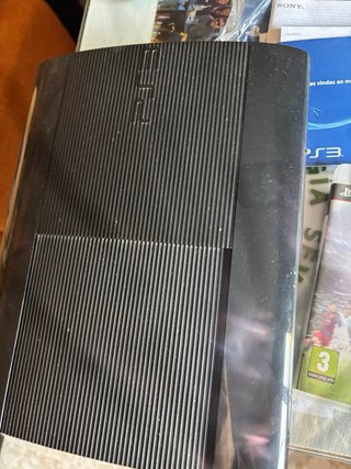 Consola PS3 + 7 Juegos +mandos + cables