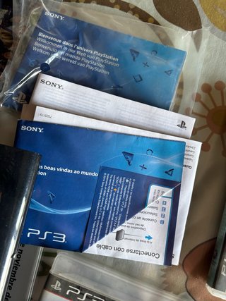 Consola PS3 + 7 Juegos +mandos + cables