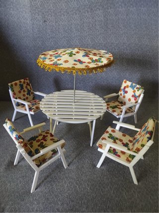 Set di giochi per terrazza e giardino per bambole Mik Mik. Anni '70