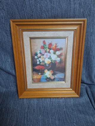 Cuadro de flores en marco de madera