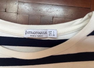 Camiseta Stradivarius Rayas Talla L