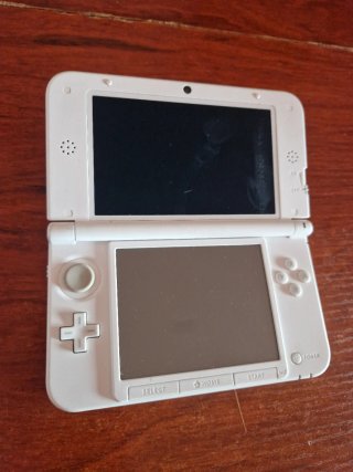 Nintendo 3DS XL Blanca + Cargador