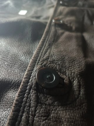 Chaqueta de piel marrón