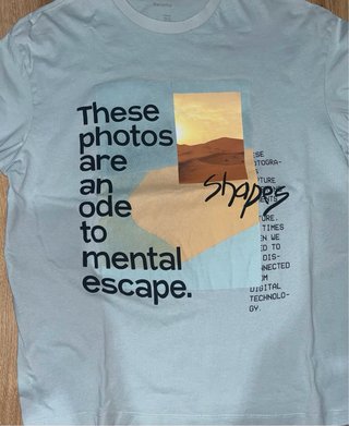 Camiseta Bershka azul con estampado