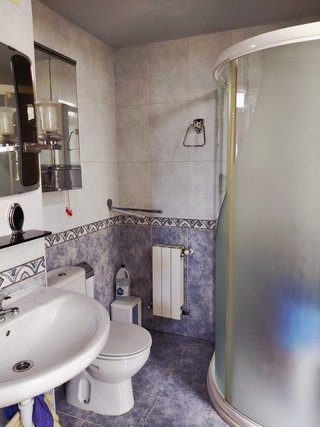 LUMINOSO APARTAMENTO TUTELADO EN TRIANAS