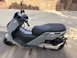 Scooter Eléctrico Gris 100% Eléctrico