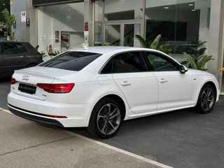 Audi A4 (S-LINE)